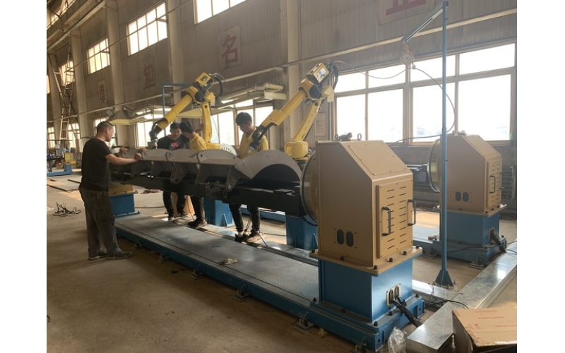 2020年7月 鏟斗機(jī)器人工作站交付使用交付使用