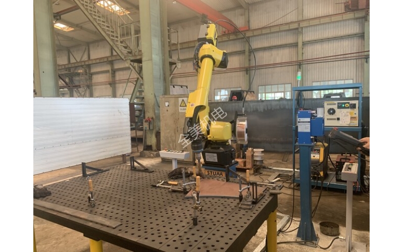 2020年6月 鋼鋒葉片堆焊機(jī)器人工作站交付使用